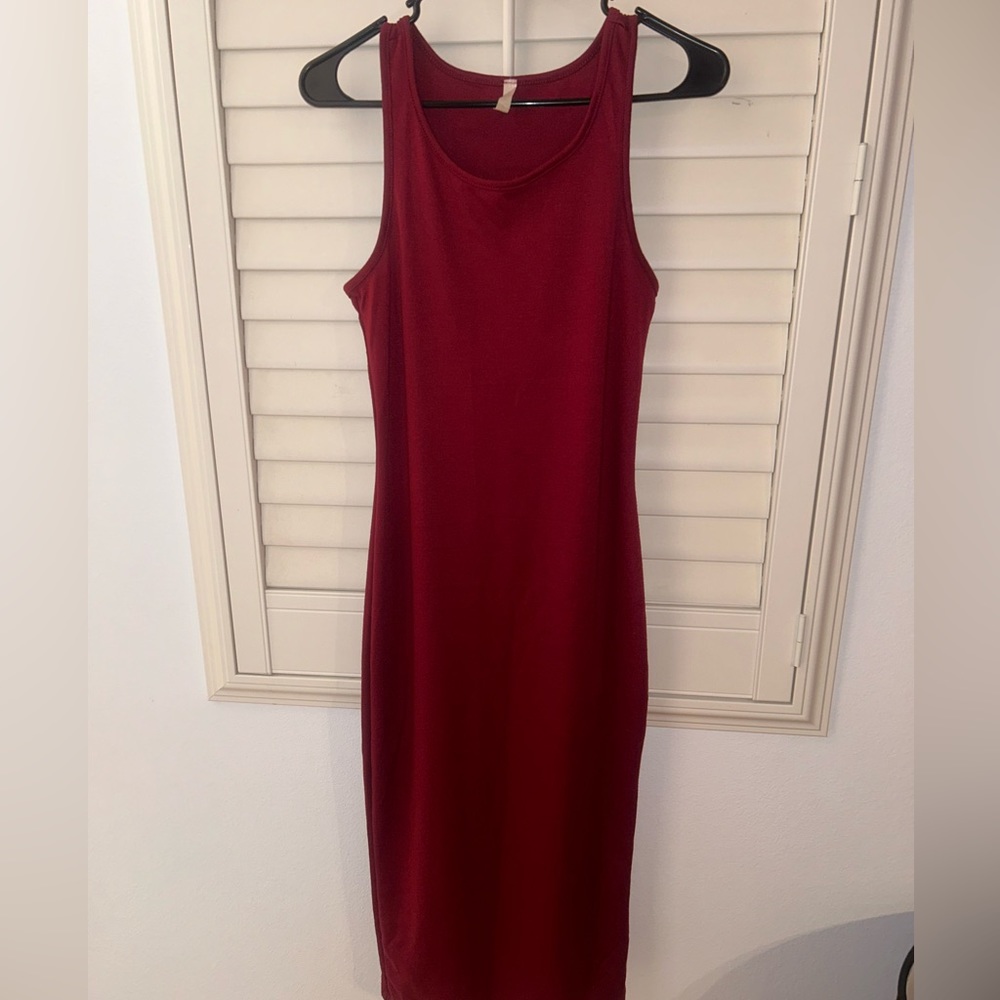 Woman’s bodycon scoop neck fitted dress size M